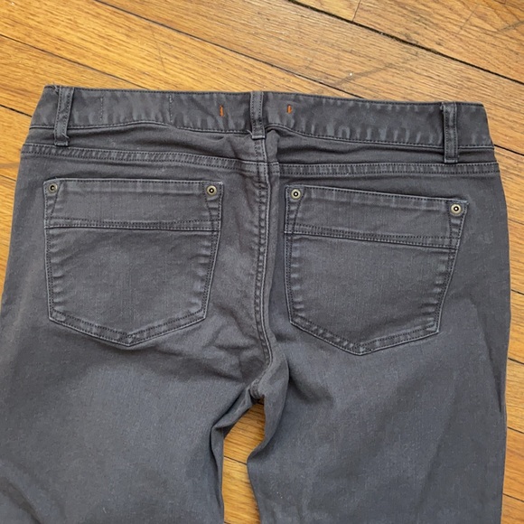 GAP Grey Straight Leg 5 Pocket Jeans Perfect! 💞 - Picture 5 of 5